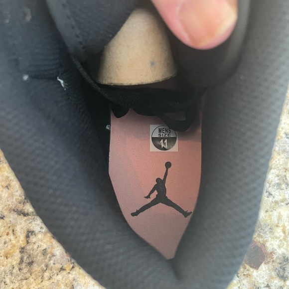 NWB Mens Air Jordan 1’s MID SE Size 11 Black Bleached Coral. - Picture 13 of 15